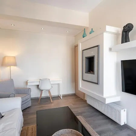 Oasis: Newly Renovated 2br In Center Apartment