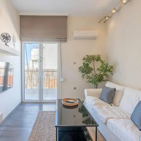 Apartment Oasis: Newly Renovated 2br In Center Athens