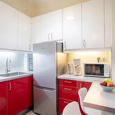 Oasis: Newly Renovated 2br In Center *