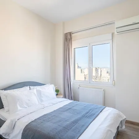 Apartment Oasis: Newly Renovated 2br In Center Athens